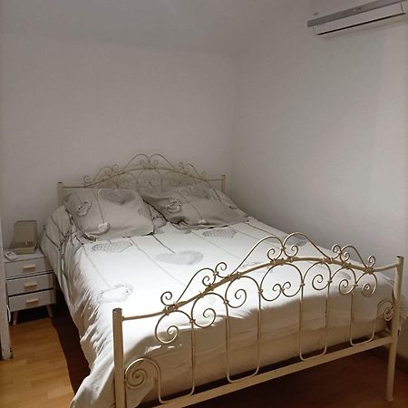 Le 7 Apartment Servian Bagian luar foto