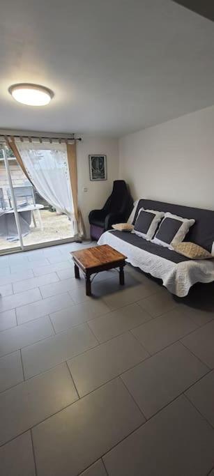 Le 7 Apartment Servian Bagian luar foto