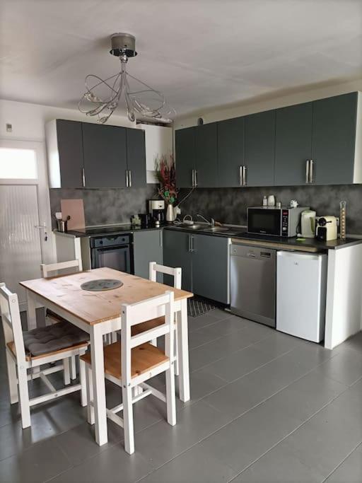 Le 7 Apartment Servian Bagian luar foto